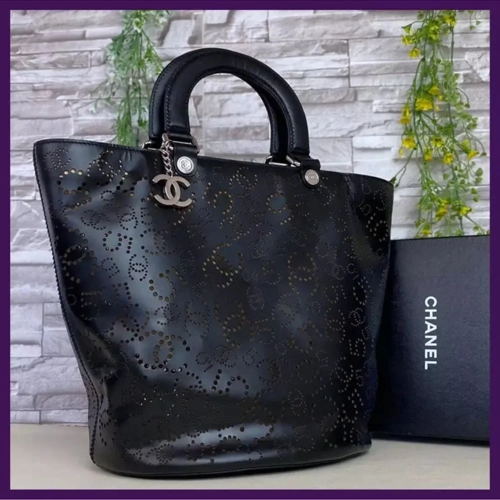 Retail $5000 Chanel tote leather bag authentic rare - Picture 16 of 17